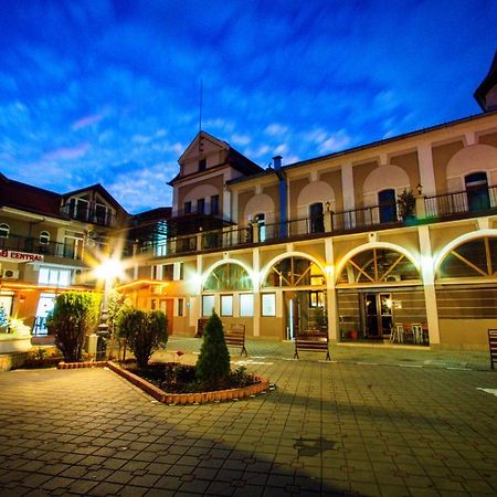 Hotel Apollo Central Sibiu Esterno foto