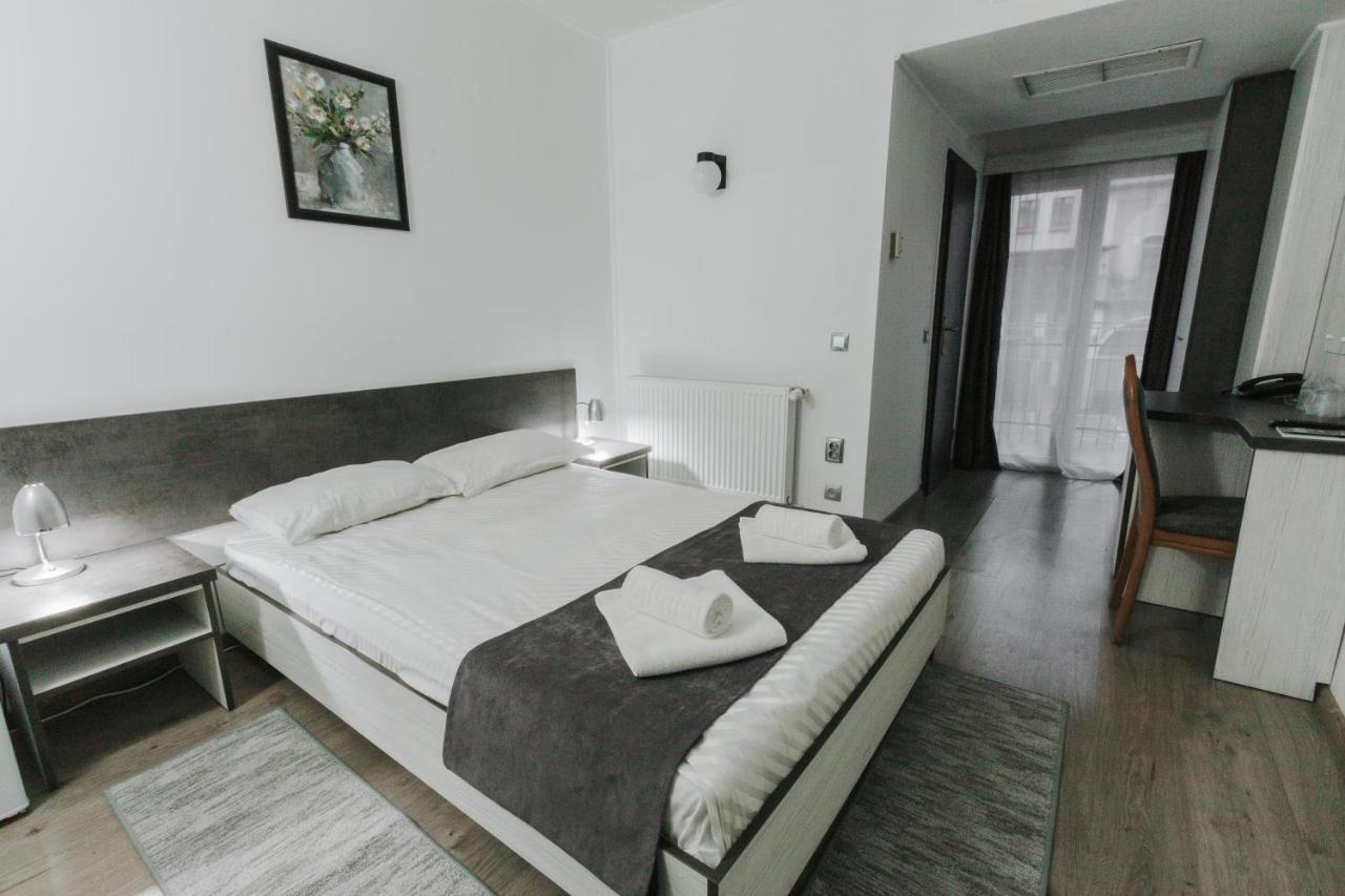 Hotel Apollo Central Sibiu Esterno foto