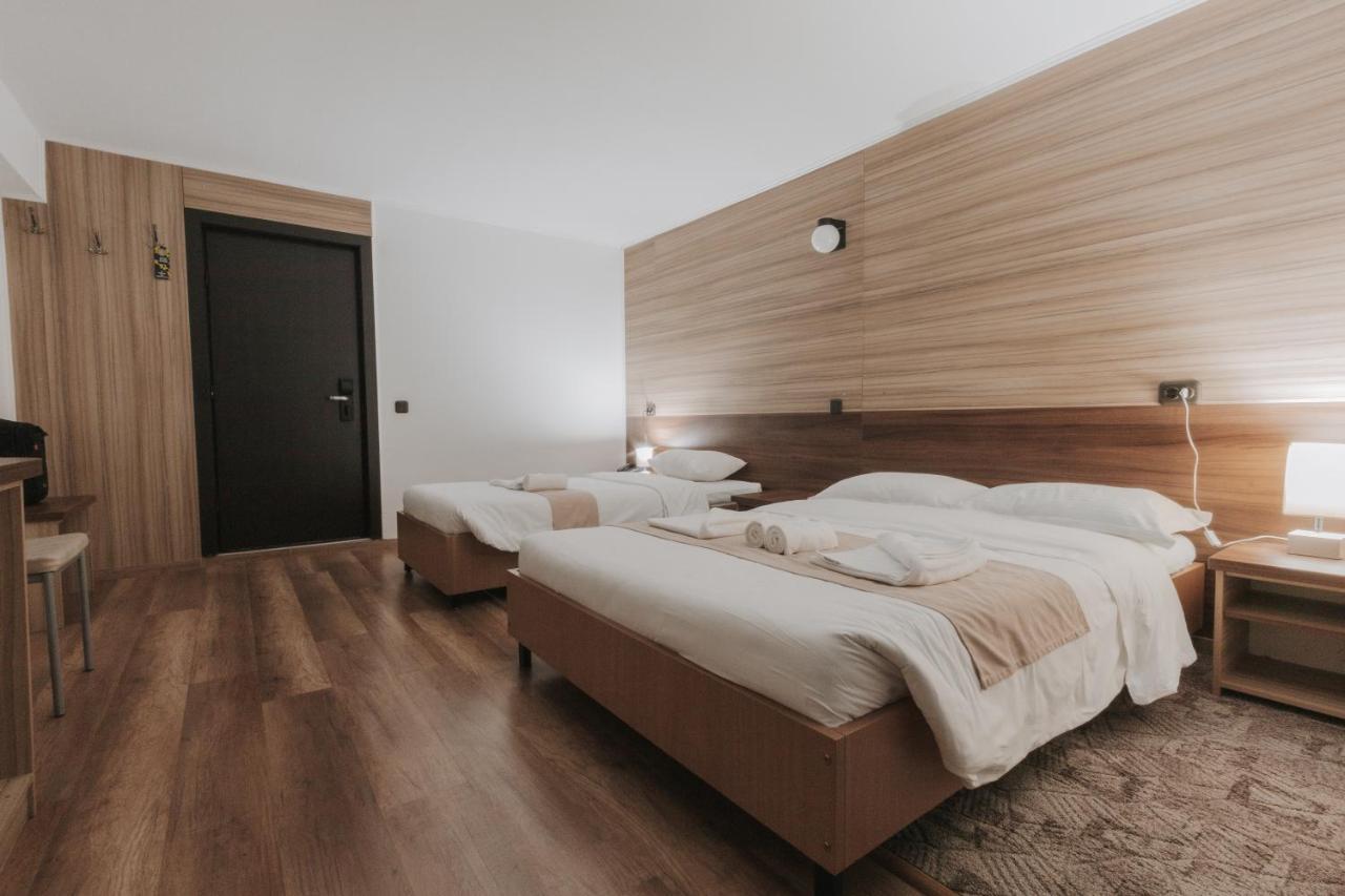 Hotel Apollo Central Sibiu Esterno foto