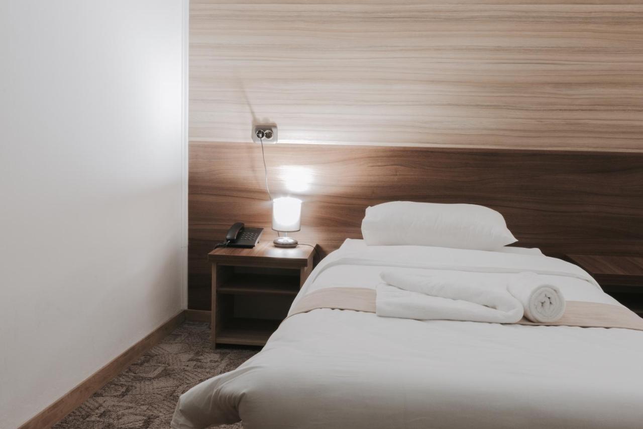 Hotel Apollo Central Sibiu Esterno foto