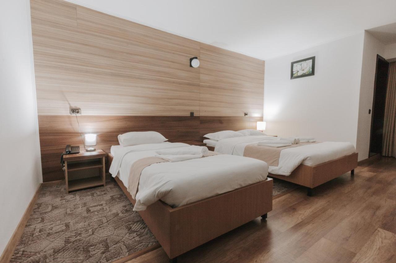 Hotel Apollo Central Sibiu Esterno foto