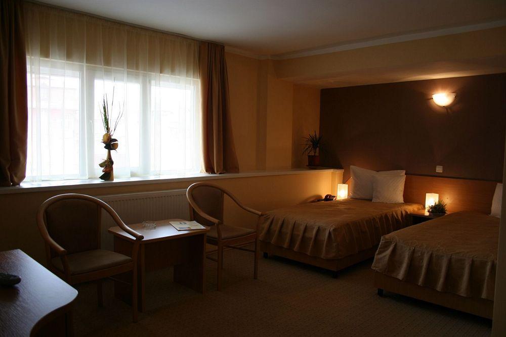 Hotel Apollo Central Sibiu Esterno foto