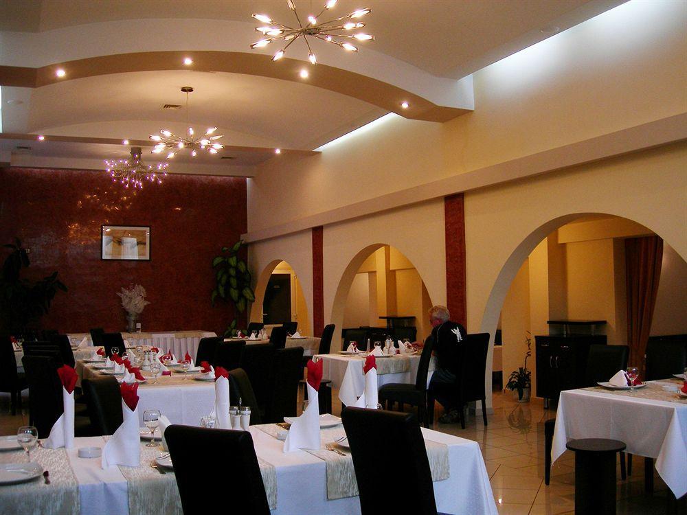 Hotel Apollo Central Sibiu Esterno foto